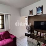 Casa residencial disponível para venda no bairro Chácaras Tubalina E Quartel em Uberlândia-MG.