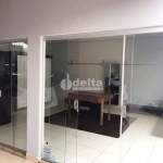 Casa residencial disponível para venda no bairro Nossa Senhora Aparecida em Uberlândia-MG