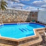 Casa residencial disponível para venda no bairro Brasil em Uberlândia-MG