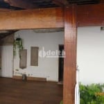 Casa disponível para venda e locação no bairro Jardim Europa em Uberlândia-MG