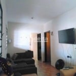 Casa residencial disponível para venda no bairro Nossa Senhora Aparecida em Uberlândia-MG