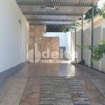 Casa Residencial disponível para venda no bairro Daniel Fonseca em Uberlândia-MG