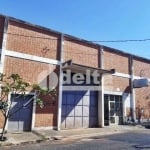 Galpão disponível para venda no bairro Nossa Senhora Aparecida em Uberlândia-MG