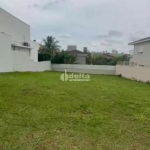 Terreno em Condomínio disponível para venda no bairro Jardim Roma em Uberlândia-MG