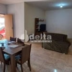 Casa disponível para venda no bairro Santa Mônica em Uberlândia-MG