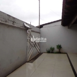 Casa residencial  disponível para venda no bairro Jardim Patrícia em Uberlândia-MG