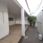 Casa residencial disponível para venda no bairro Vigilato Pereira em Uberlândia-MG