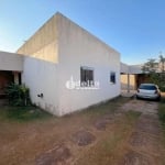 Casa residencial disponível para venda e locação no bairro Jardim Ipanema em Uberlândia-MG