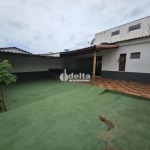 Casa residencial disponível para venda no bairro Santa Luzia em Uberlândia-MG