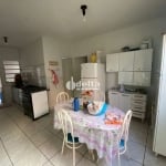 Casa residencial disponível para venda no bairro Laranjeiras em Uberlândia-MG