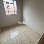 Casa disponível para locação e venda no bairro Osvaldo Rezende em Uberlândia-MG