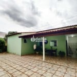 Casa disponível para venda no bairro Santa Mônica em Uberlândia MG