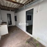 Casa disponível para locação no bairro Mansour em Uberlândia-MG