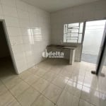 Casa disponível para locação no bairro Jardim das Palmeiras em Uberlândia-MG