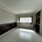 Casa disponível para Locação e venda  no bairro Alto Umuarama em Uberlândia-MG