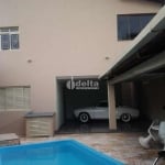 Casa residencial disponível para venda no bairro Tabajaras em Uberlândia-MG