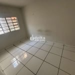 Casa residencial disponível para locação no bairro Martins em Uberlândia-MG