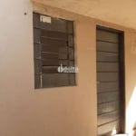 Casa residencial disponível para Locação no bairro Centro em Uberlândia-MG.