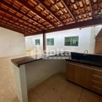 Casa residencial disponível para Locação e Venda no bairro Alto Umuarama em Uberlândia-MG.