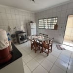 Casa residencial disponível para Locação no bairro Roosevelt em Uberlândia-MG.