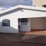 Casa disponível para locação no bairro Santa Mônica em Uberlândia-MG