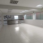 Prédio comercial com 03 andares