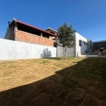 Casa 3 quartos  com vaga para 3 carros e 1 suite - Bairro Tropical - Contagem