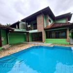 Ubatuba, Parque Vivamar - Casa sobrado com 05 dormitorios e piscina