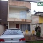 Ótima casa duplex com quintal!