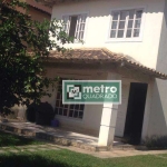 Ótima casa duplex com 3 quartos em terreno inteiro