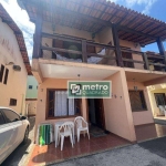 Linda Casa Duplex!! Composta por 2 quartos (sendo 2 suítes), banheiro, sala, cozinha com armário na pia, armário nos banheiros, área de serviço; sala,