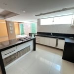 Excelente Casa Duplex 04 Suítes em Condomínio Fechado no Vinhais