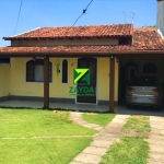 Casa com 02 quartos e quintal, na praia do Centro de Barra de São João.