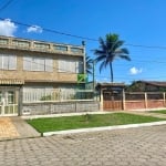 Casa de alto padrão e terreno ao lado com anexo, no Praião, Centro de Barra de São João.