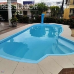 Bem localizada, 600 m² de terreno,  piscina e área gourmet.