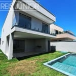 Casa Nova com 4 suítes e piscina privativa.