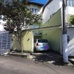 Excelente casa em rua fechada Oportunidade