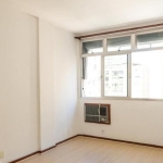 Apartamento de 3 quartos e 2 banheiros.