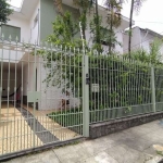 CASA EM PINHEIROS COM 210 M2