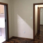 Apartamento na av.João Pessoa, quase esquina com venâncio aires, composto  de 1 dormitório, sala, banheiro social, cozinha,  área de serviço, posição frontal, incidência solar pela manhã, excelente lo