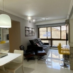 Apartamento mobiliado de 67m², 2 dormitório sendo 1 suíte, de frente, living amplo para 2 ambientes, cozinha americana, área de serviço integrada,  banheiros social, despensa e 1 vaga de garagem cober