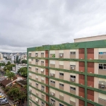 Lindo apartamento em andar alto de 1 dormitório com vista. Condomínio com segurança 24 horas, salão de festas, churrasqueiras e vagas  descobertas de estacionamento.