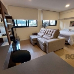 Vende-se apartamento studio, em moderno empreendimento próximo ao Parcão.&lt;BR&gt;Mobiliado, 01 banheiro social, cozinha americana completa com churrasqueira, com 01 vaga de garagem. Ficarão os móvei