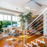 Belissima cobertura decorada e reformada com 182m² privativos. &lt;BR&gt;&lt;BR&gt;O apartamento é espaçoso e bem distribuído. O living, ou sala de estar, proporciona um ambiente confortável e aconche