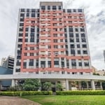 Apartamento à venda localizado na Avenida Loureiro da Silva, no bairro Centro em Porto Alegre. Este imóvel conta com área construída de 53m², oferecendo 2 quartos, 1 banheiro e 1 vaga de garagem. Apro