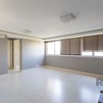 Excelente apartamento,  2 dormitórios, sendo 1 suíte, 1 banheiro social, sala de estar/jantar ampla, living 2 ambientes, cozinha americana com churrasqueira e área de serviço separada da cozinha.  Per