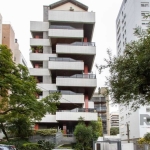 Belíssimo apartamento em Petrópolis,  com sacada com piscina, 253,55m2 de área privativa, com 3 dormitórios, sendo 2 suítes, escritório,  3 vagas individuais e 3 depósitos..&lt;BR&gt;Espaço gourmet co