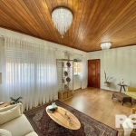 Apartamento com 3 quartos à venda na Rua Açores, Passo da Areia, Porto Alegre..&lt;BR&gt;&lt;BR&gt;Apartamento estilo casa!&lt;BR&gt;&lt;BR&gt;Espaço amplo, conforto, é a melhor definição para esse ap