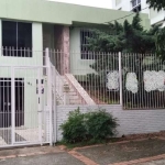 Casa comercial 260 m2 com várias salas, 4 banheiros , parte dos fundos com sala e banheiro, ótima opção p clinicas , escritórios . Localizada próximo ao Consulado Americano, carrefour, Zaffari Bourbou