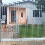 Vende-se residência térrea, conta com 2 dormitórios, 1 banheiro social bem iluminado, living integrado, além de uma cozinha funcional e uma lavanderia prática.&lt;BR&gt;Todas as peças são amplas, gara